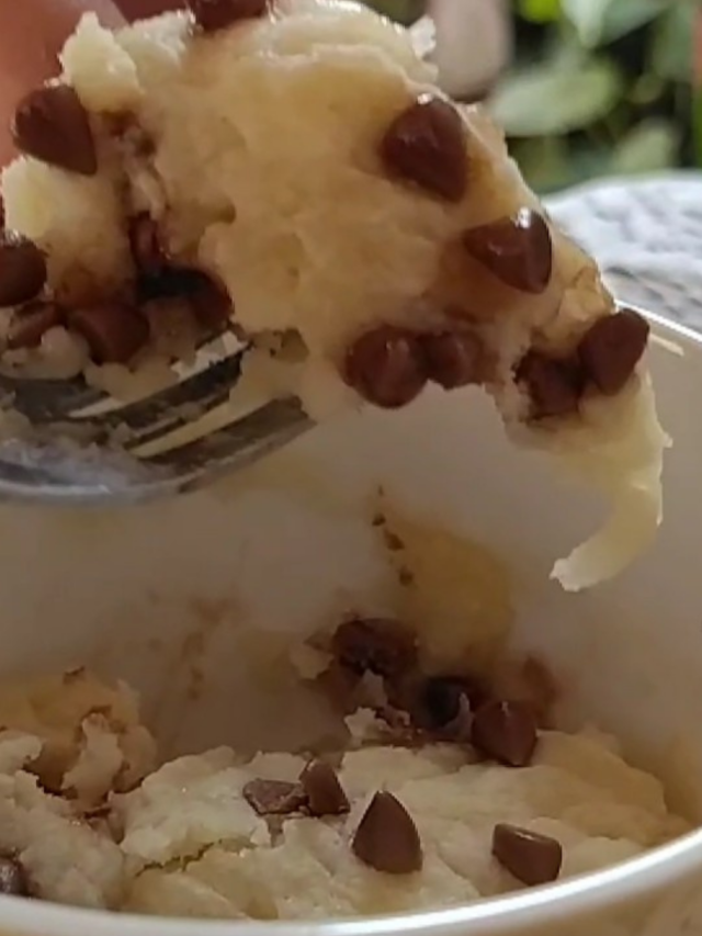 Chocolate Chips Cookie In A Mug